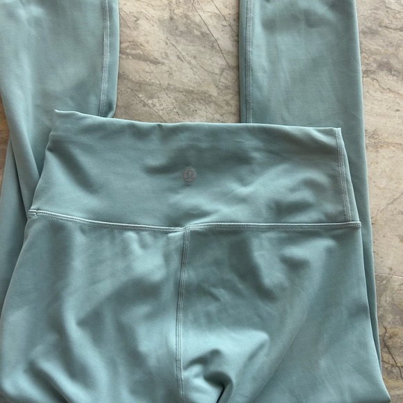 Lululemon Wunder Train Leggings - Picture 3 of 4